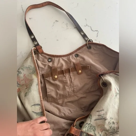 Lucky Brand Vintage large Hobo Bag - Picture 3 of 12